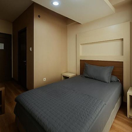 Easton Park Residence Jatinangor - Giandara Sayang エクステリア 写真